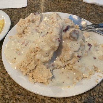 Cedar Glen Inn - this is their half order of biscuits and gravy.. i couldnt even finish 1/3 of this - American Near Me - Cedar Glen, California