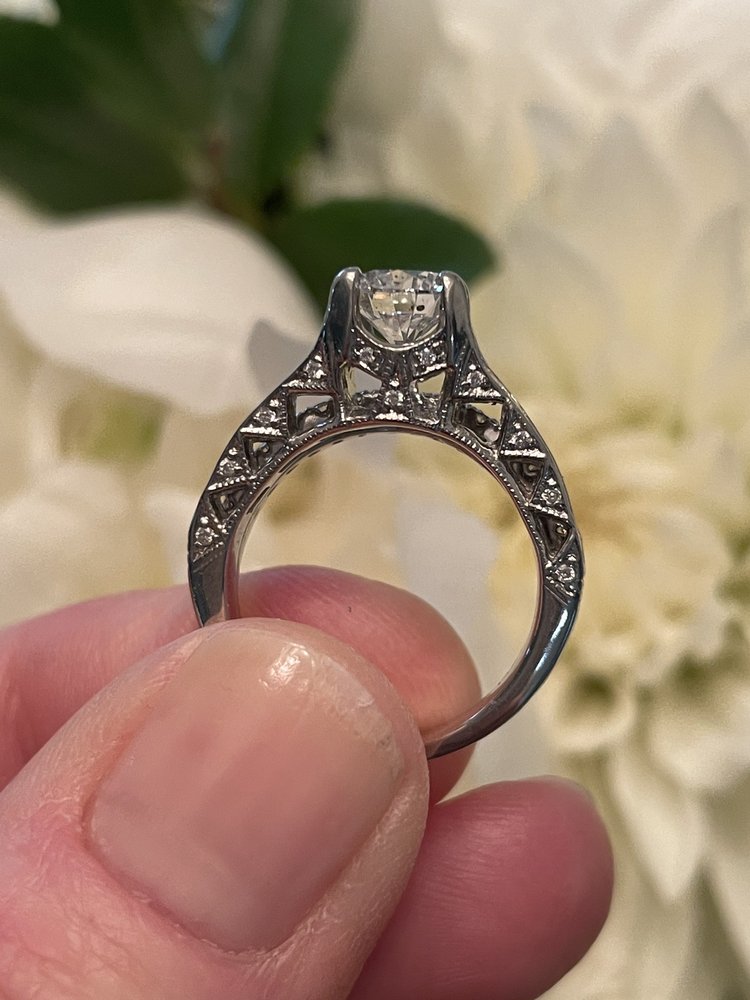 MAIN STREET JEWELERS Updated September 2024 16 Photos 721 Main St