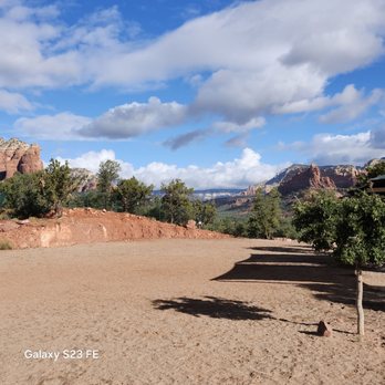 Dog Park - Epic sightseeing while the dogs can play free - Dog Parks Near Me - Sedona, Arizona Dog Park - Epic sightseeing while the dogs can play free - Dog Parks Near Me - Sedona, Arizona