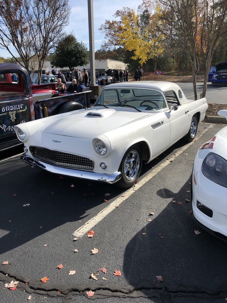 REFLECTIONS PAINT & BODY SHOP Updated September 2024 8621 Fairview