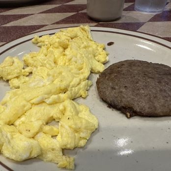 Pete's Restaurant & Coffee Shop - Scrambled eggs and sausage - Breakfast & Brunch Near Me - Knoxville, Tennessee Pete's Restaurant & Coffee Shop - Scrambled eggs and sausage - Breakfast & Brunch Near Me - Knoxville, Tennessee