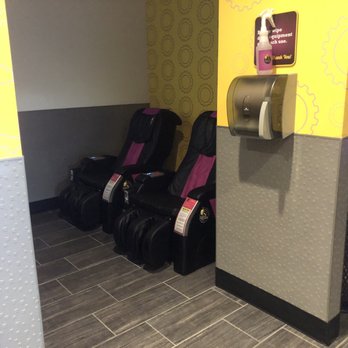 Planet Fitness - Massage chairs - Gyms Near Me - Lantana, Florida Planet Fitness - Massage chairs - Gyms Near Me - Lantana, Florida
