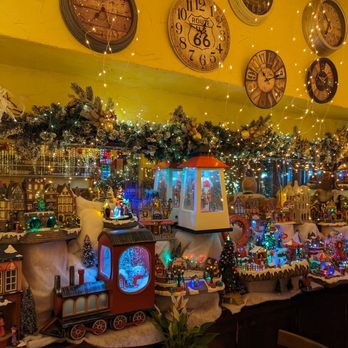 Il Solferino - Christmas decor - Lumbard Near Me - Milan, Michigan