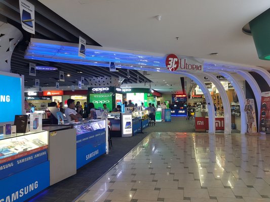 Plaza Low Yat by null