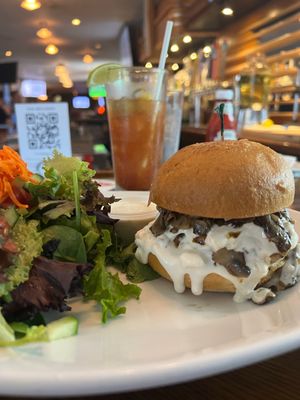 Federal Bar and Grill by null