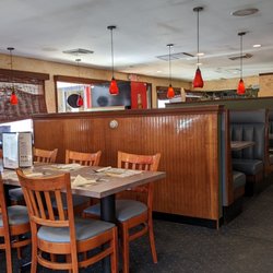 Michel Angelos Pizzeria Restaurant & Lounge