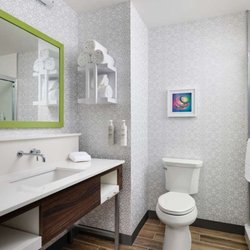 Hampton Inn Redmond Bend Airport - Guest room bath