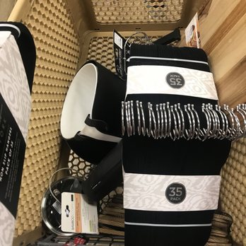Marshalls HomeGoods - Plenty of goodies for a reasonable price - can't go wrong here! - Discount Store Near Me - Houston, Texas