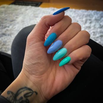 Banana Nails - Left hand... - Nail Technicians Near Me - Chicago, Illinois