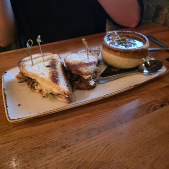 Craft Street Kitchen - Oldsmar - Adult Grilled Cheese with short rib & French onion soup - New American Near Me - Oldsmar, Florida Craft Street Kitchen - Oldsmar - Adult Grilled Cheese with short rib & French onion soup - New American Near Me - Oldsmar, Florida