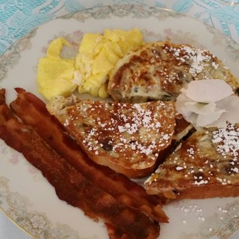 Duck Smith House Bed & Breakfast - Stuffed french toast, yum!! - Bed & Breakfast Near Me - Seagrove, North Carolina Duck Smith House Bed & Breakfast - Stuffed french toast, yum!! - Bed & Breakfast Near Me - Seagrove, North Carolina