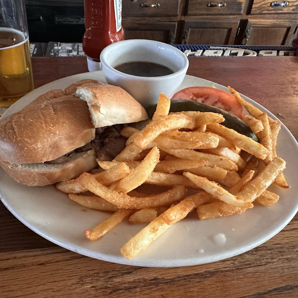 Vallemar Station - Vallemar Station French Dip and French Fries, 805 Beer - Steakhouses Near Me - Pacifica, California