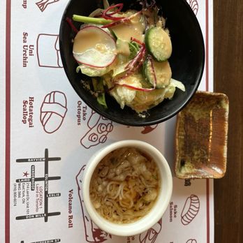 Kintako Sushi - Complimentary salad and crunchy noodle - Japanese Near Me - Richmond Hill, Ontario
