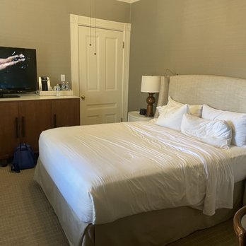 Hotel del Coronado, Curio Collection by Hilton - The standard Victorian Room, this was room 3319. Looks nothing like any photo posted online, especially not the one we booked. - Coronado, CA