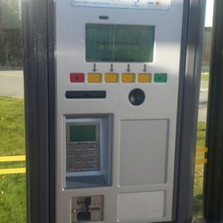 Scandic Oslo Airport - The self serve ticket machine at the shuttle stop. Various language offers.