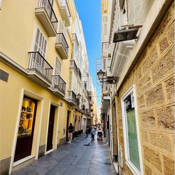 Puerto de la Bahía de Cádiz - Alley in old town - Landmarks & Historical Buildings Near Me - Cádiz, California