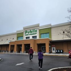 Publix - Front entrance