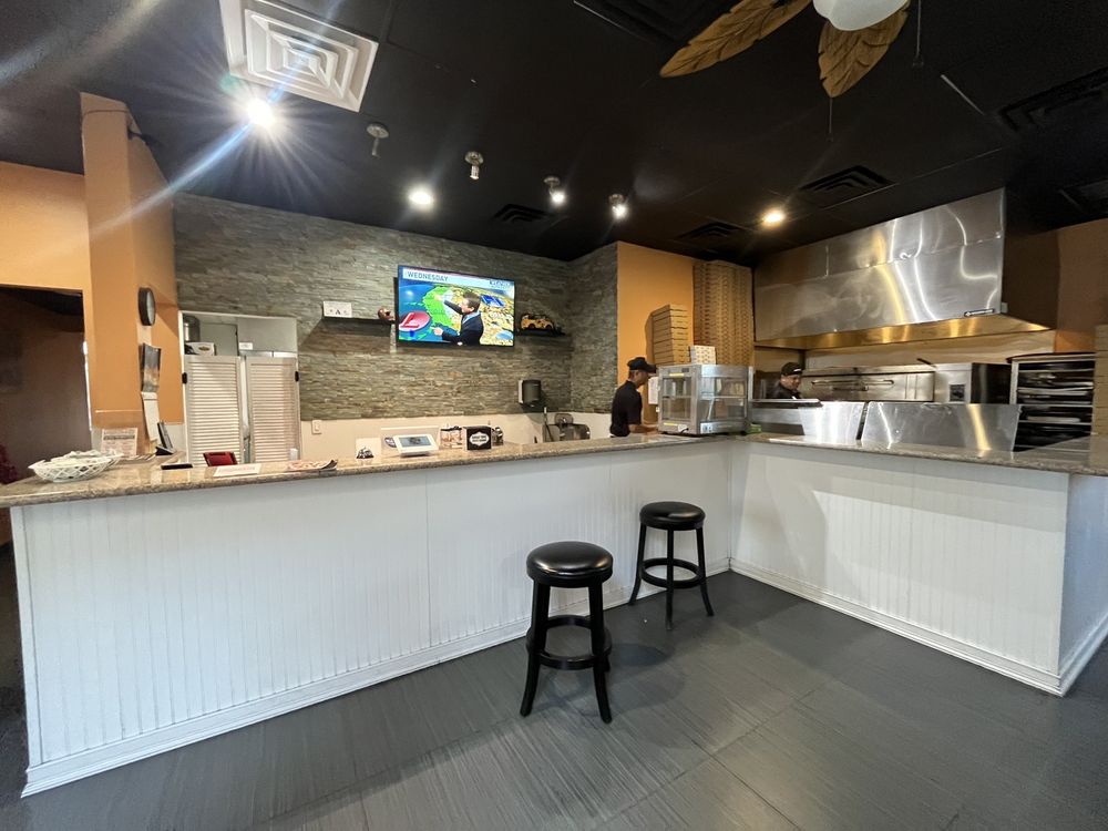 Lefty’s Pizza - Photo 2