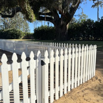 Border Wood - Gothic 4ft picket fence - Fences & Gates Near Me