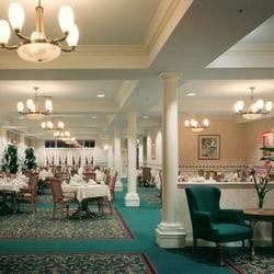 Arbor Oaks at Tyrone - Dining Room