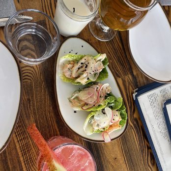 Bacari GDL - lettuce cups: poached shrimp & calamari, carrot slaw, yuzu aioli, breakfast radish, scallion, unfa pepper + pilsner and spicy bacarita - Mediterranean Near Me - Glendale, California