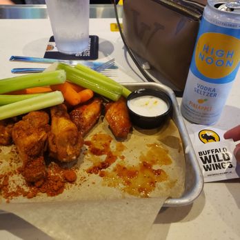 Buffalo Wild Wings - Chicken Wings Near Me - Easton, Pennsylvania Buffalo Wild Wings - Chicken Wings Near Me - Easton, Pennsylvania
