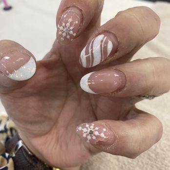 Daisy Nails - 4 week grow out - Nail Salons Near Me - Lancaster, California Daisy Nails - 4 week grow out - Nail Salons Near Me - Lancaster, California
