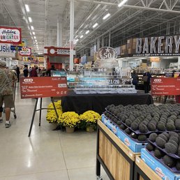 Grand entrance inside H-E-B taken 10/30/2020
