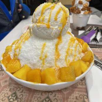 Cafe Auburndale - Mango bingsoo - Coffee & Tea Near Me - Flushing, New York Cafe Auburndale - Mango bingsoo - Coffee & Tea Near Me - Flushing, New York