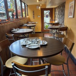 Cafe Con Leche - Bright dining gallery