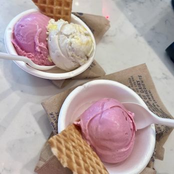 Jeni's Splendid Ice Creams - Pink Bubble Gum for mommy & daughter - Ice Cream & Frozen Yogurt Near Me - Winter Park, Florida