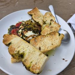 Hofbrau - Burrata