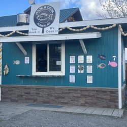 Hook & Cook - Don't miss this hole in the wall and don't judge a seafood shack by it's cover.