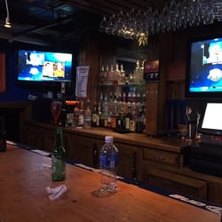 Harry's - One side of the bar
