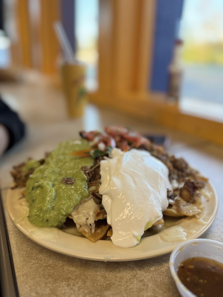 Food from Taqueria Los Pericos