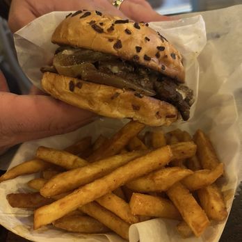 Sandy's Grill - Mushroom and Swiss Burger - Food Trucks Near Me - Minneapolis, Minnesota