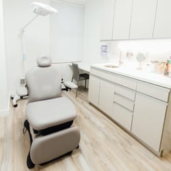 Lisa Travis, MD