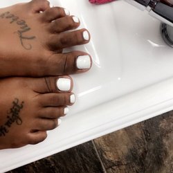 MOOD Salon and Spa - Gel Pedicure.