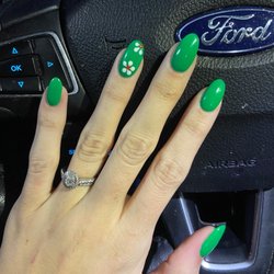 J & J Nails - St. Patrick's Day Nails
