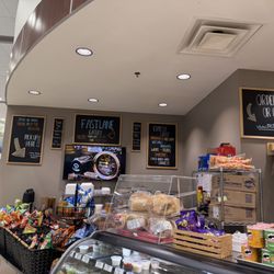 Fast Lane Eatery - Quick options or made-to-order.