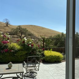 An example of how clean one of my windows is after Efrain cleaned it. An example of how clean one of my windows is after Efrain cleaned it.