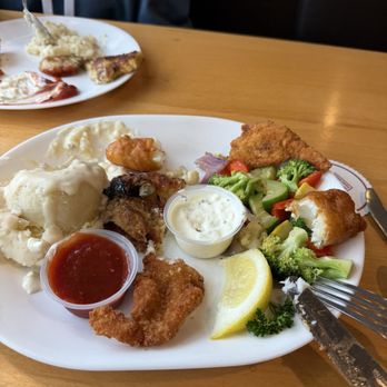 Pig 'N Pancake - Pig'n a blanket sea food platter - Breakfast & Brunch Near Me - Astoria, Oregon Pig 'N Pancake - Pig'n a blanket sea food platter - Breakfast & Brunch Near Me - Astoria, Oregon