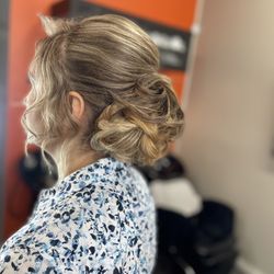 D'luxe Beauty Salon