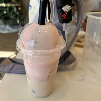 Ni Hao Tea - Jasmine Green Milk Tea with strawberry cream cheese - Bubble Tea Near Me - Tucson, Arizona