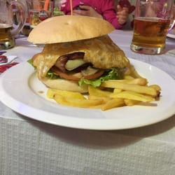 El Balcon De Ris - Hamburguesa balcón de ris con cañon de 1/2 litro