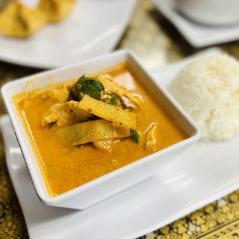 Laos Thai Restaurant - Red Curry (Chicken) - Thai Near Me - Omaha, Nebraska Laos Thai Restaurant - Red Curry (Chicken) - Thai Near Me - Omaha, Nebraska