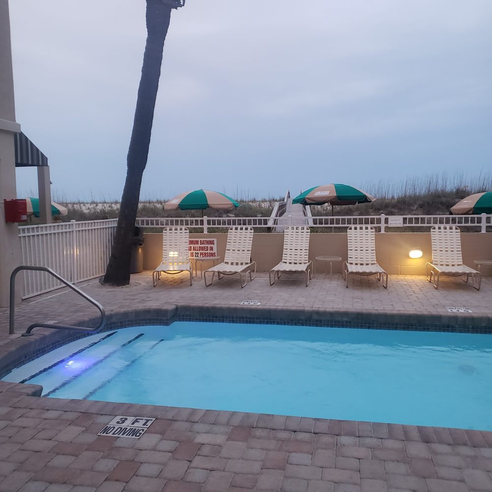 Desoto Beach Bed & Breakfast - The cozy and clean on site pool. - Bed & Breakfast Near Me - Tybee Island, Georgia Desoto Beach Bed & Breakfast - The cozy and clean on site pool. - Bed & Breakfast Near Me - Tybee Island, Georgia