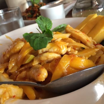 Burma Superstar - Mango chicken - Burmese Near Me - Alameda, California