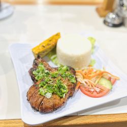 Pho79 - Pork chops with rice