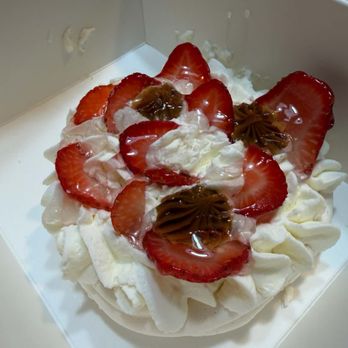 Alpen Bakery - Strawberry Pavlova - Bakeries Near Me - Hollywood, Florida Alpen Bakery - Strawberry Pavlova - Bakeries Near Me - Hollywood, Florida